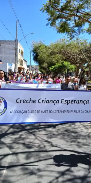 CrecheCE-caminhada1